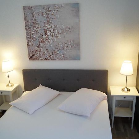 Apartments Mario With Private Parking Makarska Exteriör bild