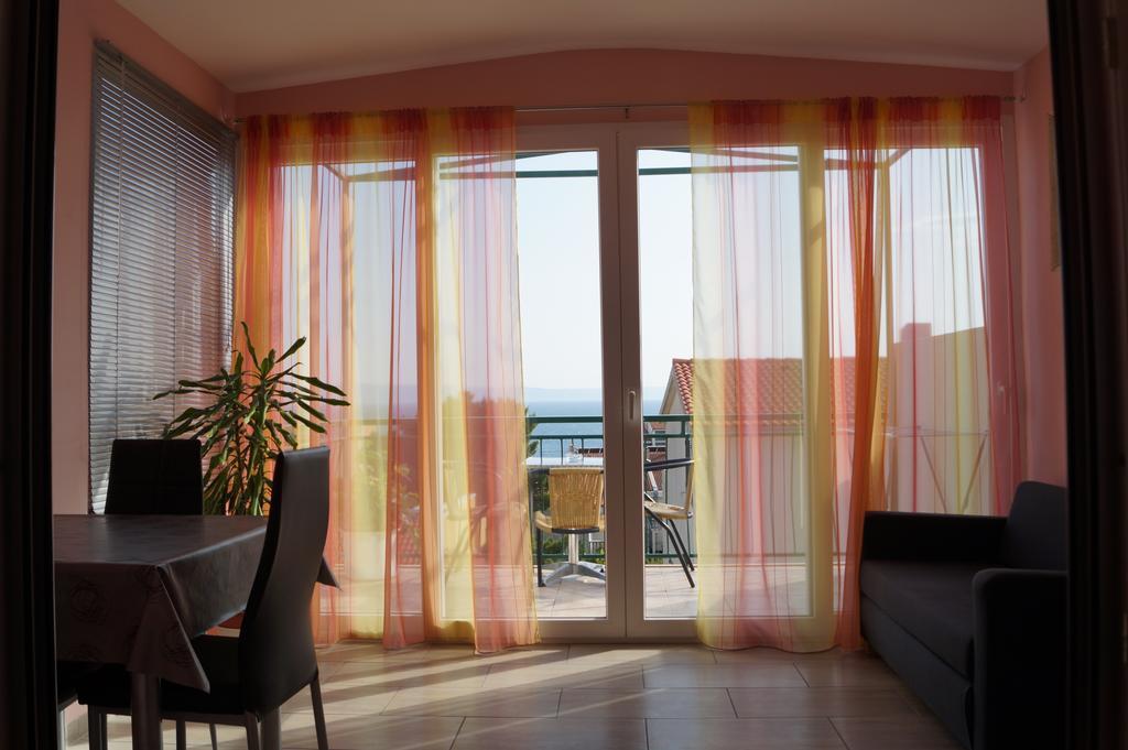 Apartments Mario With Private Parking Makarska Exteriör bild