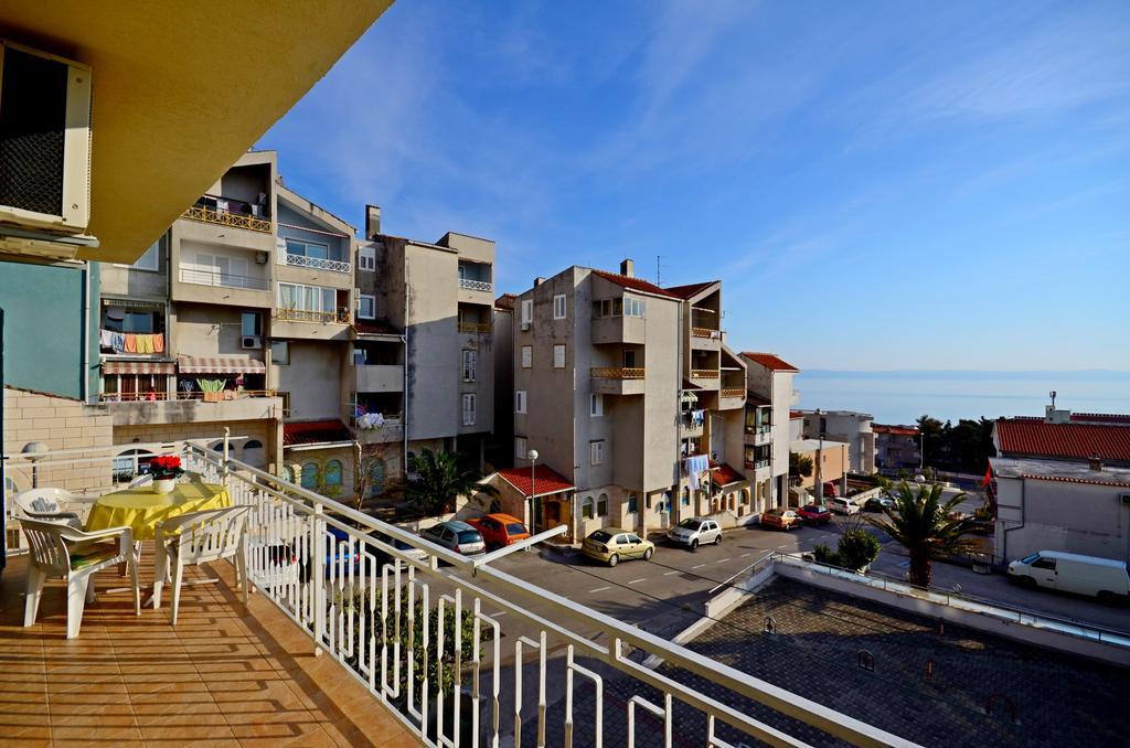 Apartments Mario With Private Parking Makarska Exteriör bild