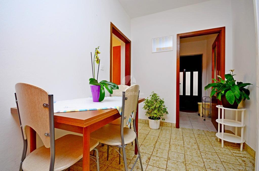 Apartments Mario With Private Parking Makarska Rum bild