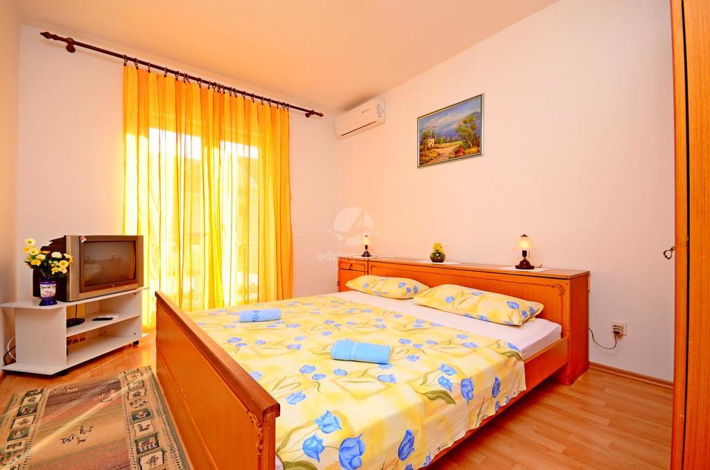 Apartments Mario With Private Parking Makarska Rum bild