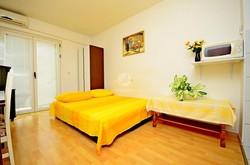 Apartments Mario With Private Parking Makarska Rum bild