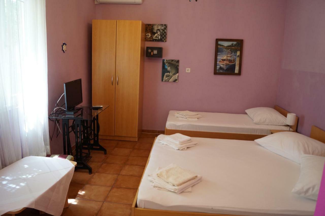 Apartments Mario With Private Parking Makarska Exteriör bild