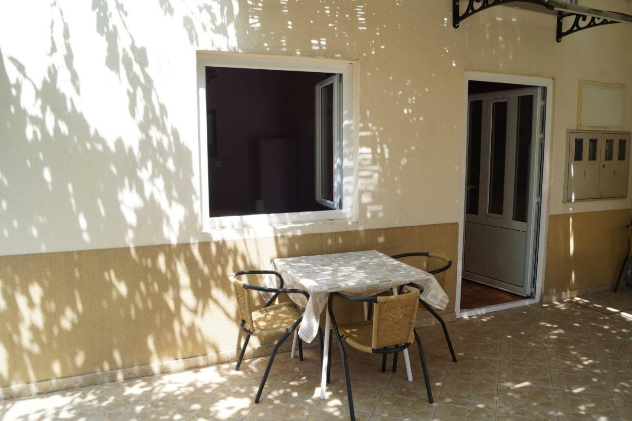 Apartments Mario With Private Parking Makarska Exteriör bild
