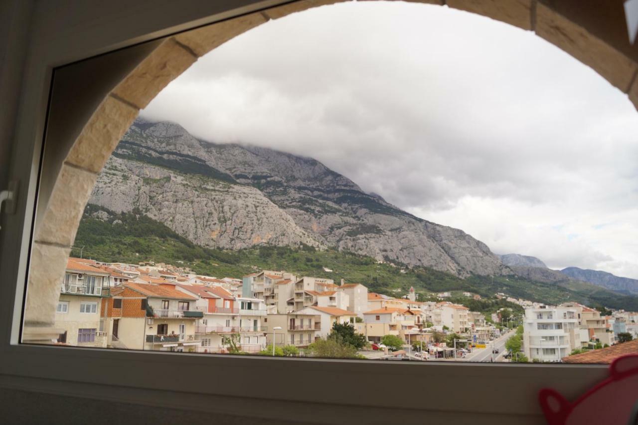Apartments Mario With Private Parking Makarska Exteriör bild