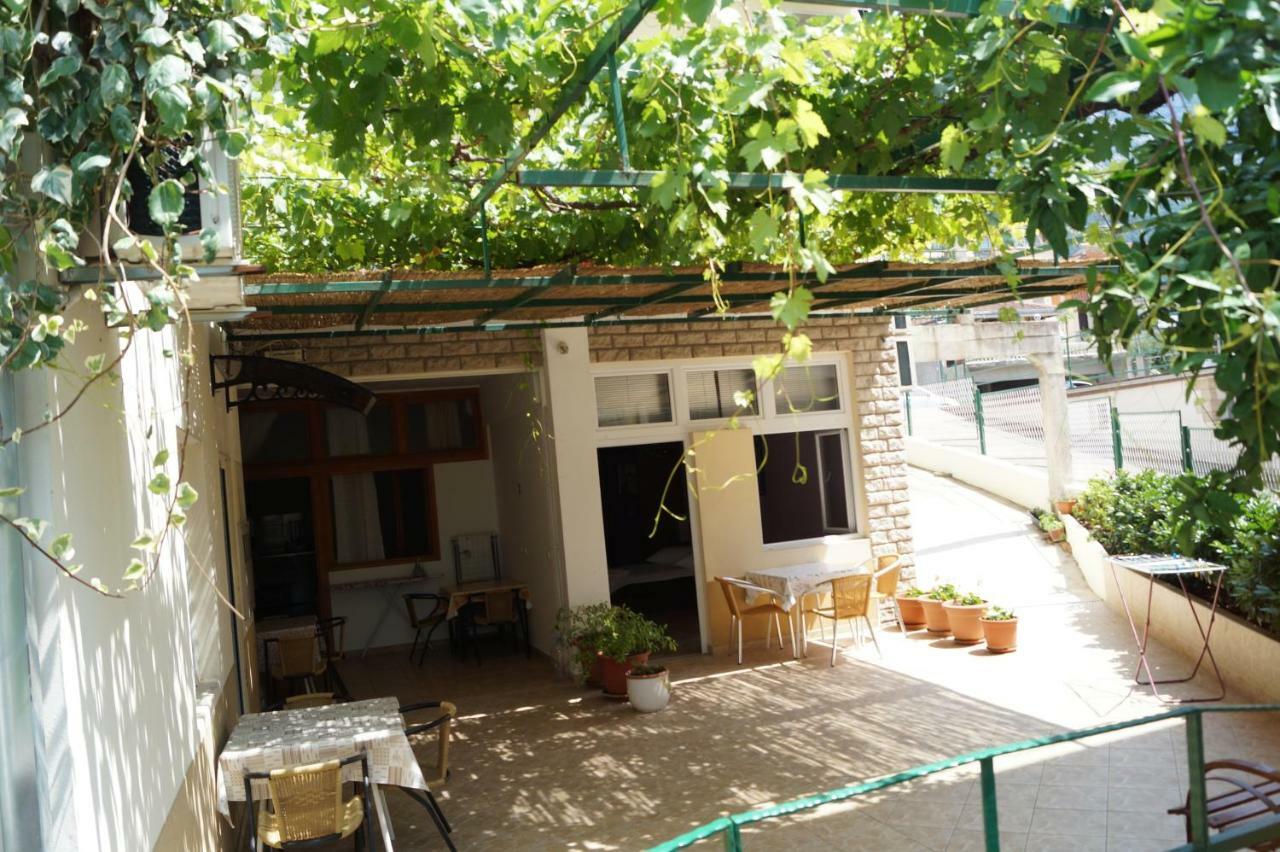 Apartments Mario With Private Parking Makarska Exteriör bild